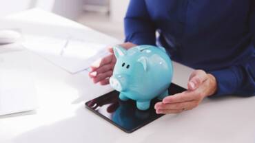 Como mudar a relação com o dinheiro e construir uma vida financeira mais saudável