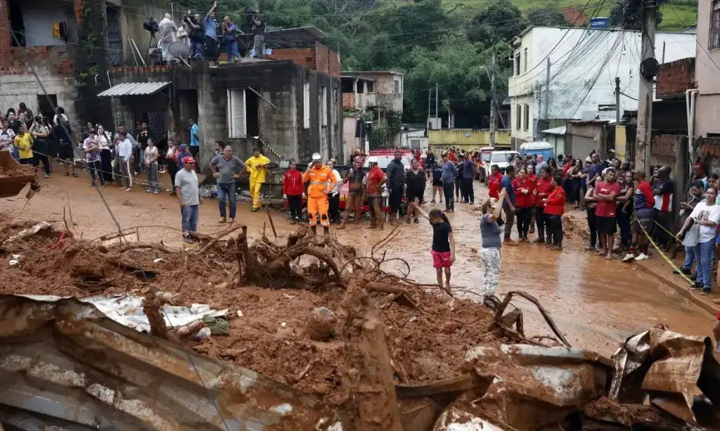 Chuvas em MG: governo anuncia repasse de R$ 800 por desabrigado