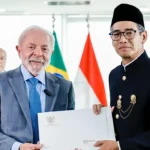 Lula recebe embaixadores e formaliza atuação diplomática no Brasil