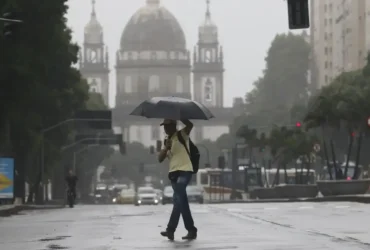 Marinha é acionada para resposta a chuvas intensas no Rio de Janeiro