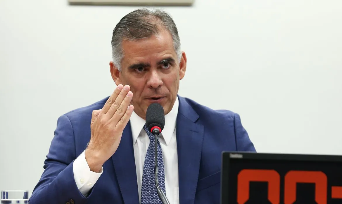 Leur Lomanto Júnior assume presidência da CCJ na Câmara