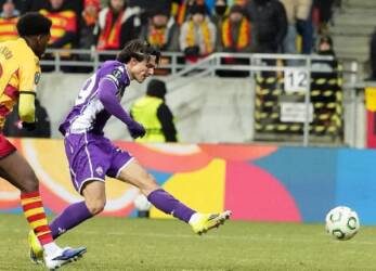 Fiorentina x Pisa ao vivo: onde assistir e escalações do duelo pela Serie A. Imagem: Divulgação Fiorentina