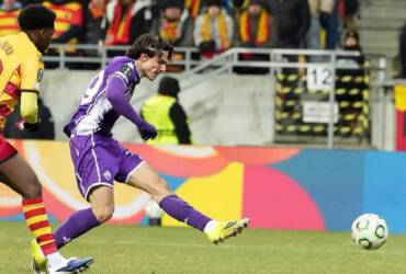 Fiorentina x Pisa ao vivo: onde assistir e escalações do duelo pela Serie A. Imagem: Divulgação Fiorentina