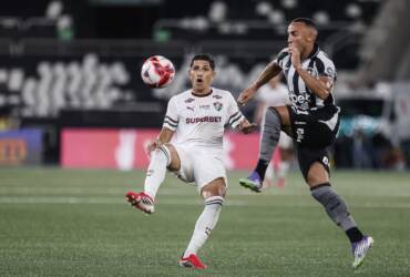 Fluminense x Botafogo ao vivo: onde assistir, escalações e tudo sobre o Clássico Vovô no Brasileirão 2026. Imagem: Lucas Merçon/Fluminense FC