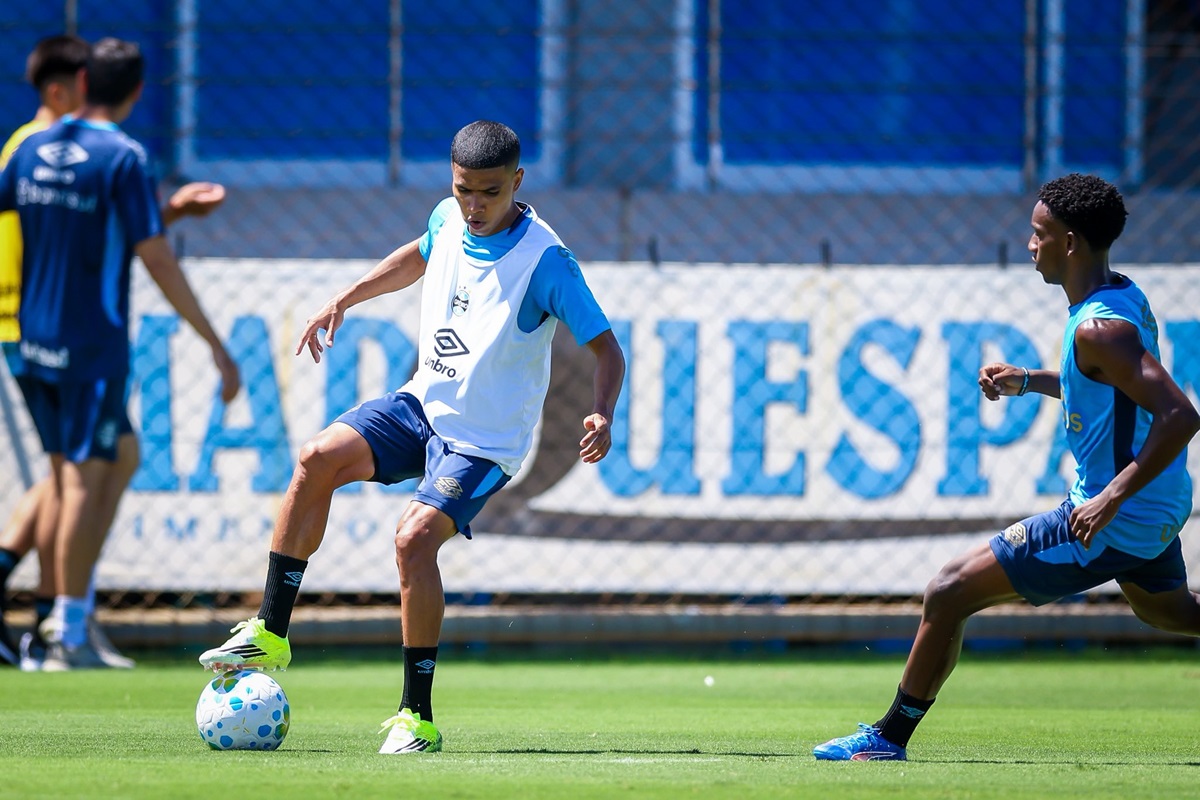 São Paulo x Grêmio ao vivo: onde assistir, escalações e tudo sobre o jogão do Brasileirão. Imagem: Lucas Uebel/GFBPA