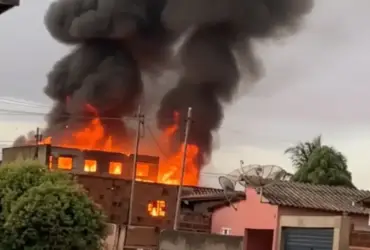 Residência em chamas