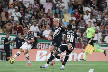 Vasco x Fluminense: onde assistir, horário e prováveis escalações da semifinal do Carioca 2026. Imagem: Lucas Merçon/FFC