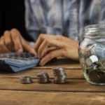 Segurança desde o primeiro salário: Por que a Renda Fixa é o alicerce para quem busca autonomia financeira