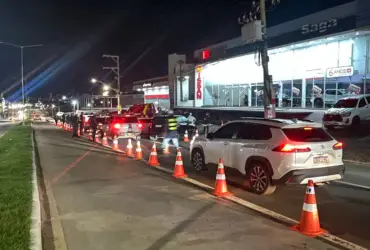 Dois motoristas flagrados alcoolizados e 34 veículos recolhidos em Barra do Garças