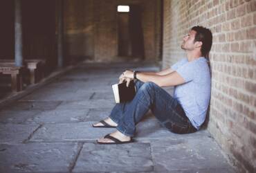 Homem pensando