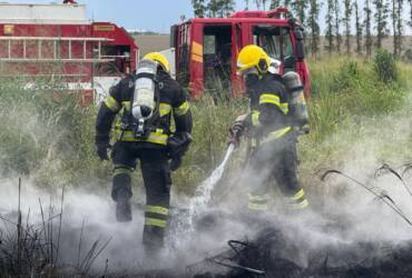 Incêndio em descarte irregular de pneus mobiliza Corpo de Bombeiros em Lucas do Rio Verde