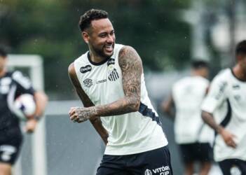 Santos x Vasco ao vivo: onde assistir, escalações e tudo sobre o duelo na Vila Belmiro pelo Brasileirão. Imagem: Raul Baretta/Santos FC