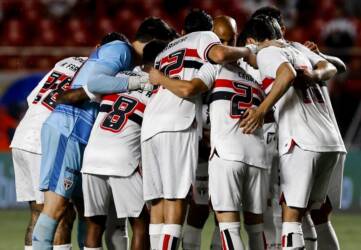 São Paulo x Grêmio ao vivo: onde assistir, escalações e tudo sobre o jogão do Brasileirão. Imagem: SPFC