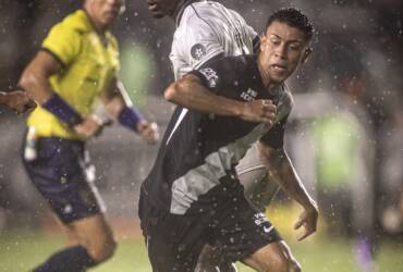 Vasco x Bahia ao vivo: onde assistir, horário, escalações e tudo sobre o duelo no Brasileirão. Imagem: Matheus Lima/CR Vasco