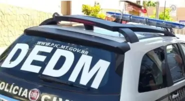 Viatura da Delegacia Especializada de Defesa da Mulher