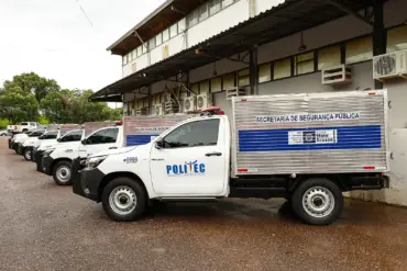 Viaturas da politec enfileiradas em frente à central