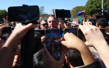 Moraes impõe tornozeleira a Bolsonaro e cita uso de solda