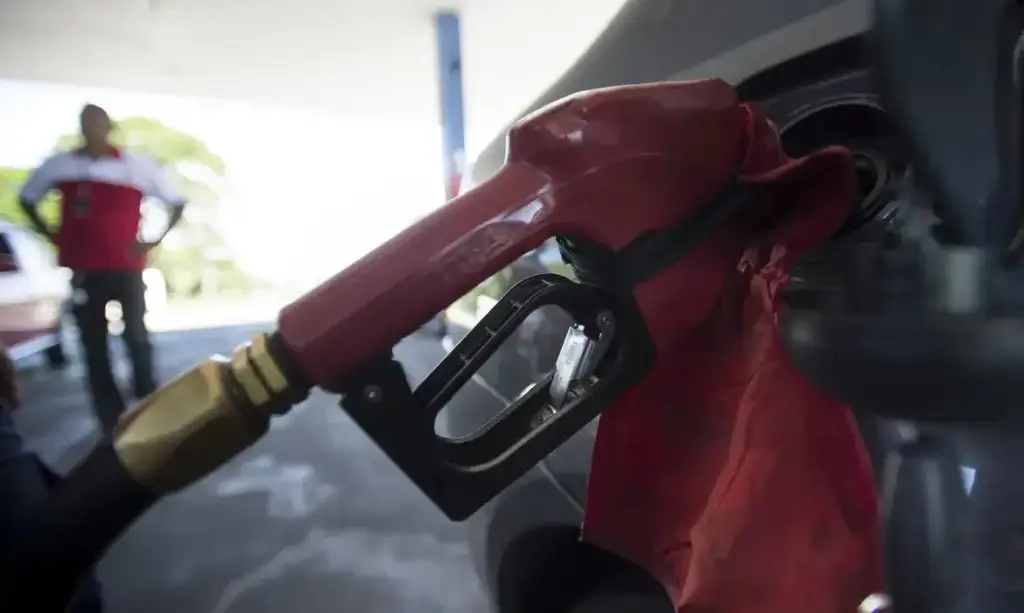 Diesel: governo Lula zera imposto e cria subsídio para conter alta do petróleo