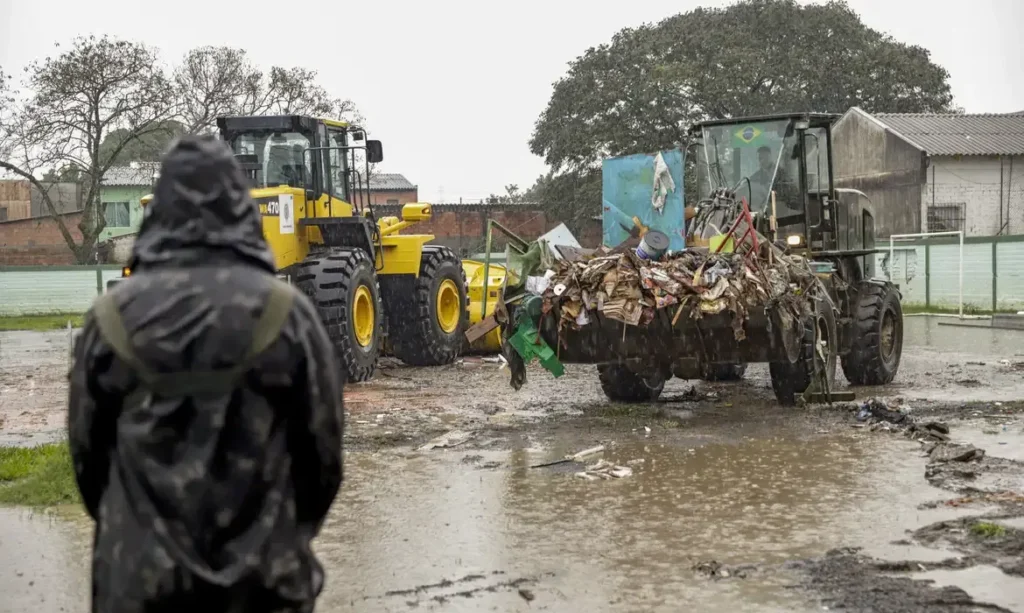 Clima força um em cada quatro brasileiros a deixar casa após eventos extremos