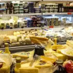 Comércio alcança nível recorde de vendas com impulso de crédito e emprego