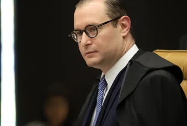 Zanin vota pela condenação de deputados do PL por cobrança de propina