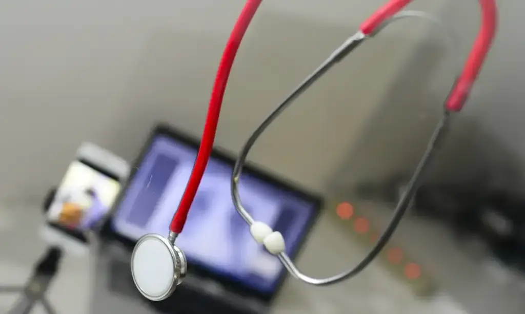 Saúde digital: curso gratuito abre mil vagas para profissionais do SUS