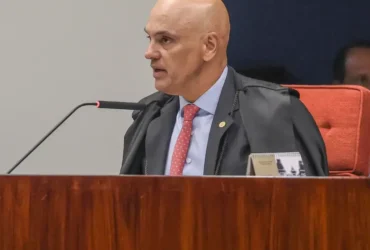 Alexandre de Moraes nega viagens em aviões de Vorcaro
