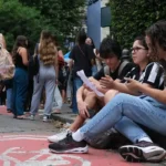 Videoaulas gratuitas ampliam acesso ao ensino de português para estudantes