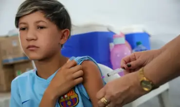 Vacinação contra HPV atinge 74% entre meninos em São Paulo, mas meta ainda não é alcançada