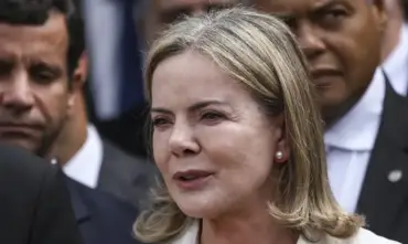 Gleisi confirma saída da Secretaria de Relações Institucionais no dia 31