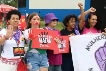 Protestos marcam o 8 de março com atos contra violência e feminicidio no Brasil