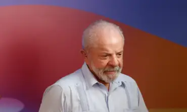 Lula realiza check-up anual em hospital de São Paulo com exames normais