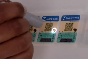 Inmetro encerra validade de selos antigos para capacetes e extintores em março