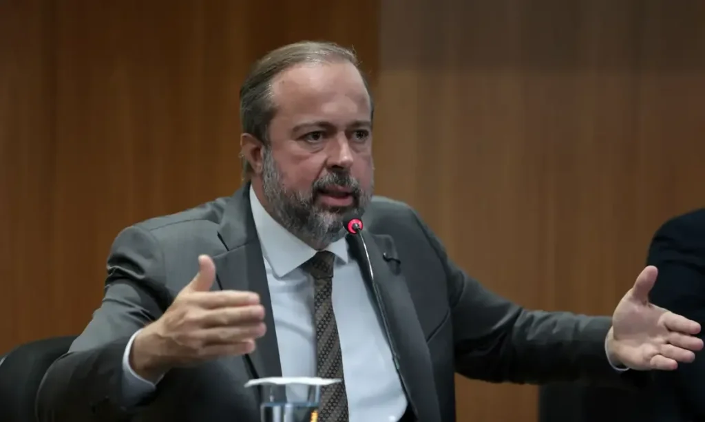 Governo intensifica combate a abusos nos combustíveis e promete fiscalização rigorosa