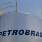 Distribuidoras pedem à Petrobras ampliar importação de diesel para estabilizar preços