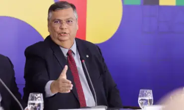 Moraes autoriza operação da PF após acusação de perseguição contra Dino