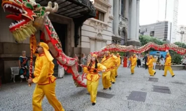 Exposição no Theatro Municipal celebra intercâmbio cultural entre China e Brasil