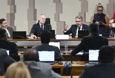 CPI aprova avanço em investigação sobre beneficiários do Banco Master