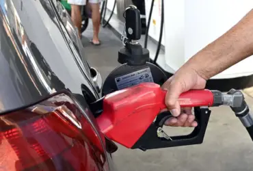 Postos de bandeira branca já relatam altas médias de 4% nas cotações