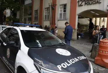 Estupro: terceiro envolvido em crime contra adolescente se entrega no Rio