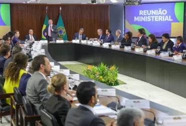 Lula se despede de ministros e confirma Alckmin como vice em chapa