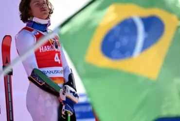 Pinheiro vence etapa da Copa do Mundo de esqui na Eslovênia após ouro olímpico