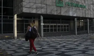 Petrobras afirma que pode reduzir impacto da alta do petróleo no Brasil