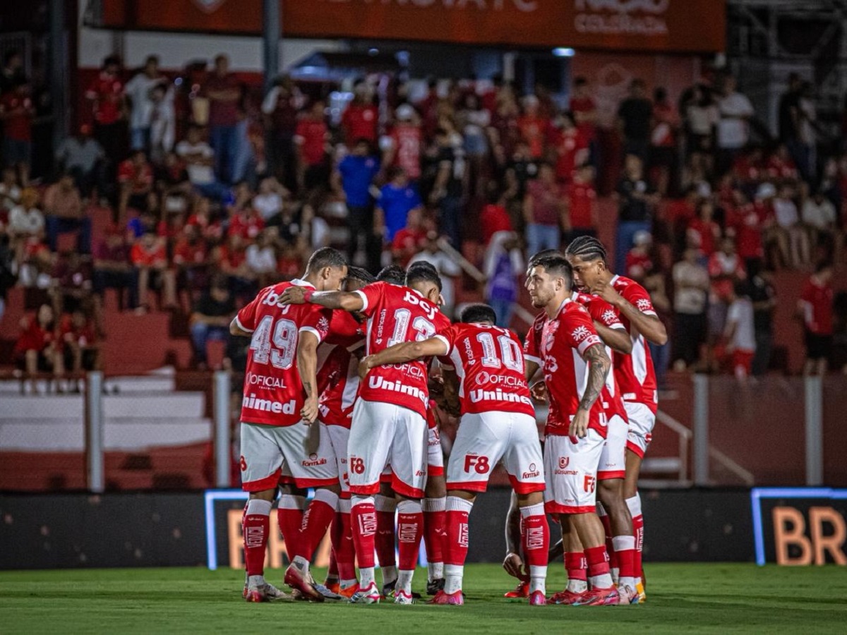 Rio Branco-ES x Vila Nova ao vivo: onde assistir, escalações e tudo sobre a estreia na Copa Verde 2026. Imagem: @betocorreaphoto