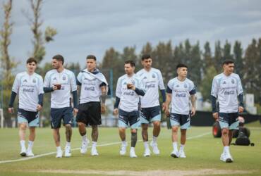 Argentina x Zâmbia ao vivo: onde assistir, horário e escalações do amistoso internacional. Imagem: AFA
