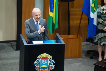 Posse de Pivetta como governador ocorre na ALMT