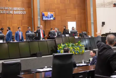 ALMT atualiza blocos e comissões permanentes
