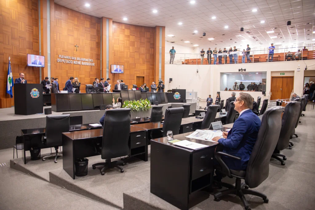 Integração avança com visita de senador à ALMT