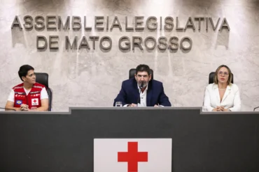 ALMT homenageia voluntários da Cruz Vermelha em destaque