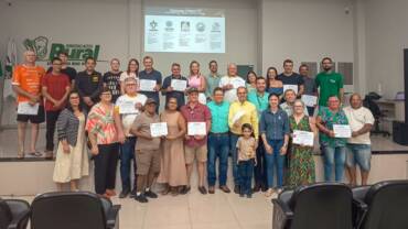 Apicultores de Lucas do Rio Verde recebem certificados de programa de assistência técnica do Senar